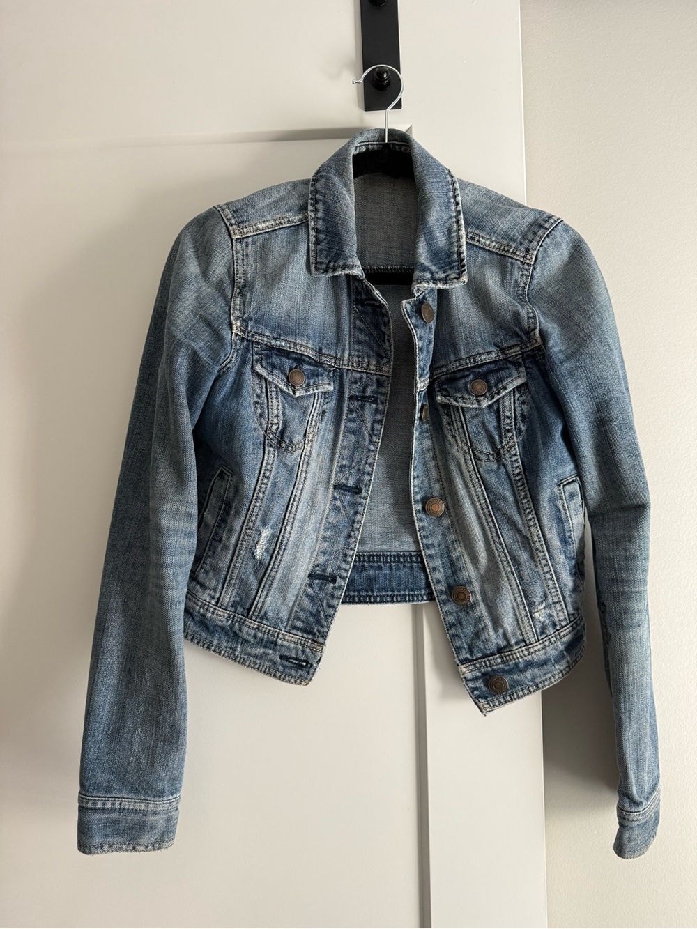 American Eagle Outfitters Women's Faded Light Blue Denim Jacket